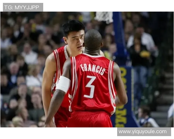 姚明2004年篮球赛场上的经典瞬间回顾与感悟 姚明2004年篮球赛场上的经典瞬间回顾与感悟