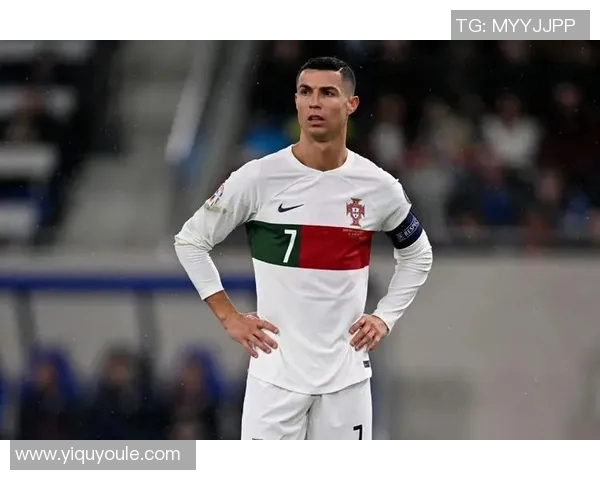 壁纸足球明星C罗精彩瞬间图文分享，尽享球场魅力与激情