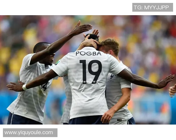 足球明星休闲时刻高清图片大集合展现他们的另一面